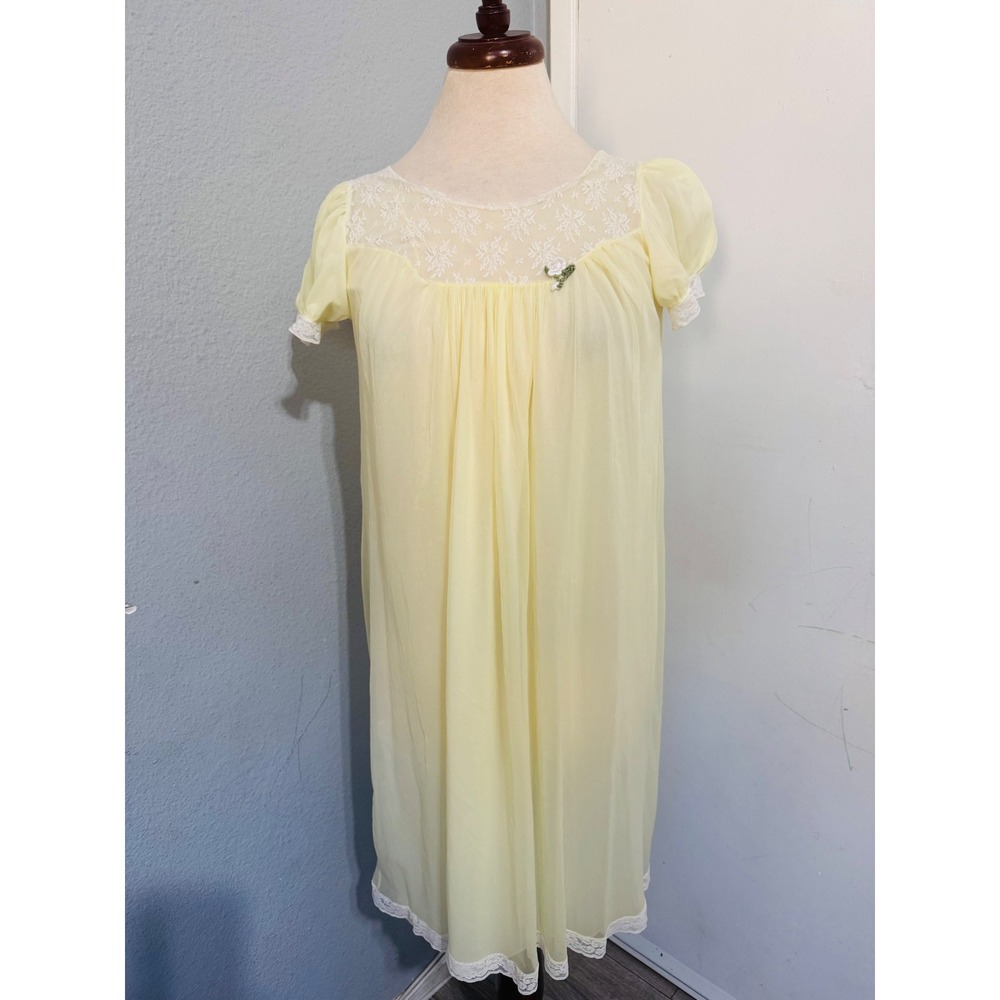 Vintage Pastel Yellow Lace Trim Nightgown Short Sleeve Cottagecore Loungewear M